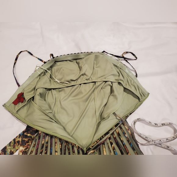 Gorgeous green mesh with satin abstract dress - Picture 6 of 6